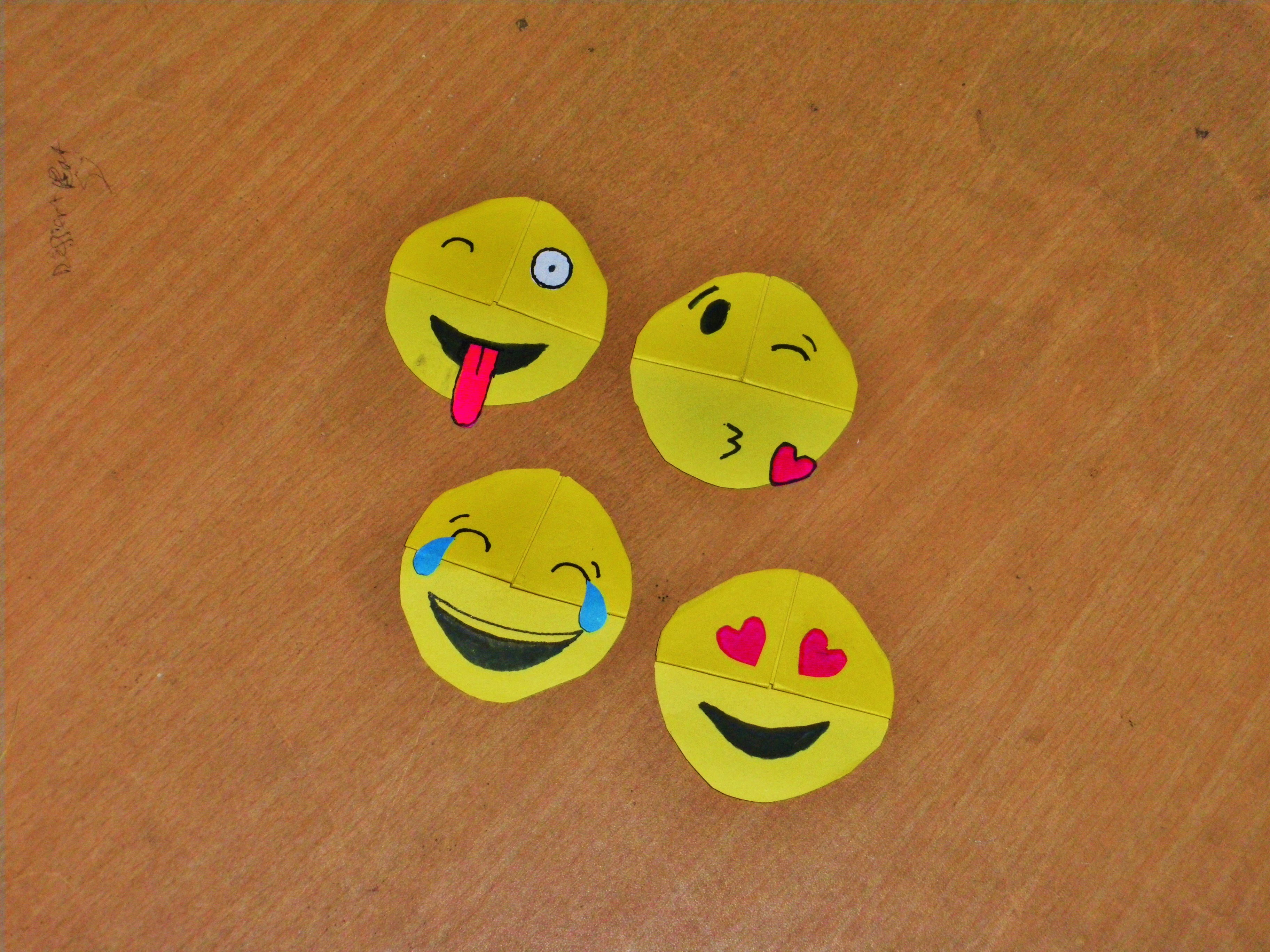 easy-emoji-diy-bookmark-corners-paper-crafts