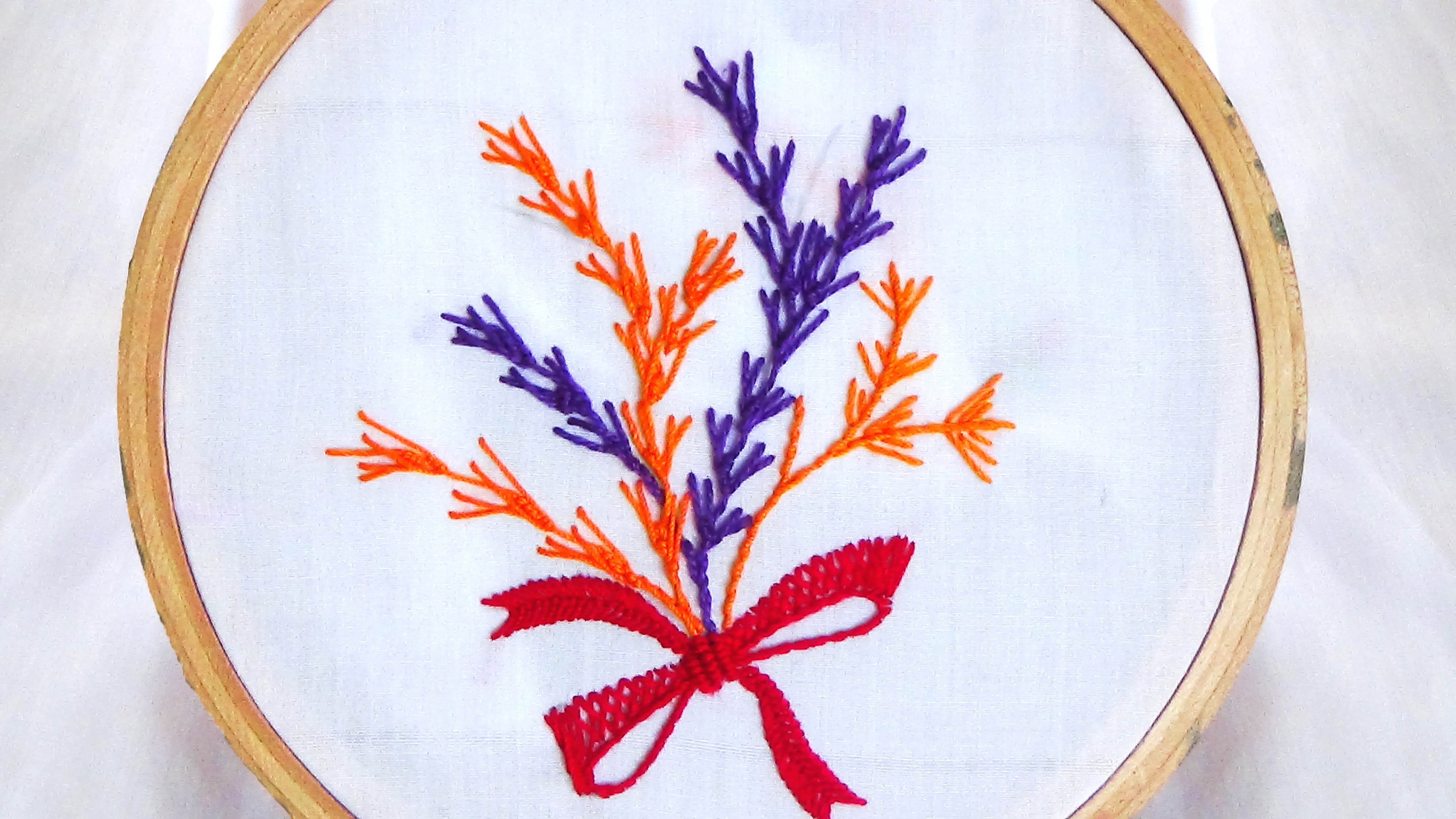 Hand embroidery fern stitch variation Hand embroidery fern stitch variation