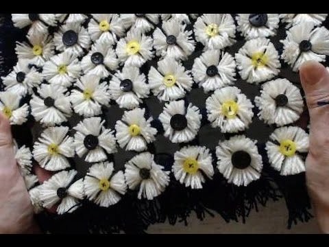 Pom pom blanket - Daisy