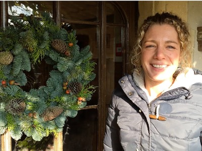 How to make a Christmas wreath from scratch