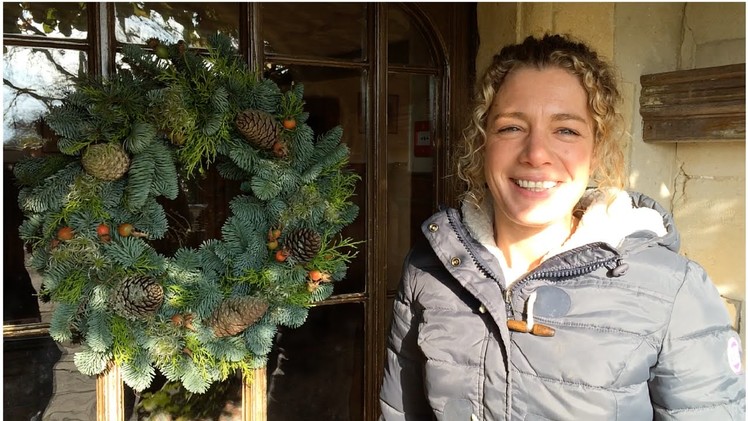 How to make a Christmas wreath from scratch