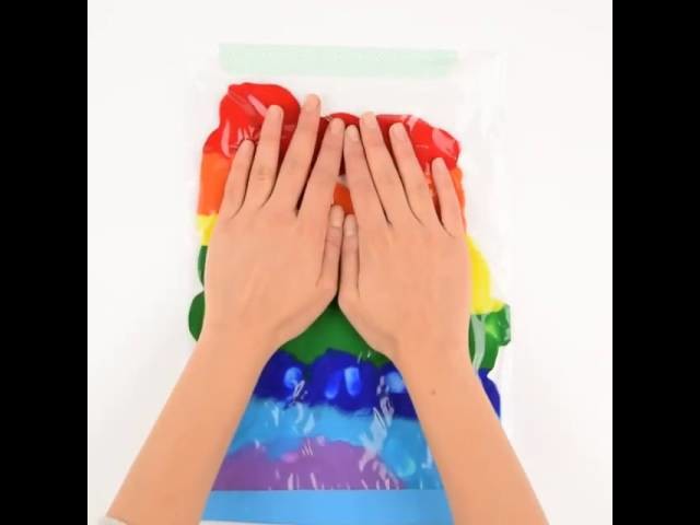 DIY: No mess finger painting! Tag a parent who would love this idea!