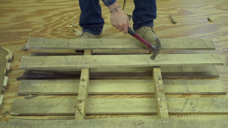 How to EASILY and QUICKLY take apart a pallet!
