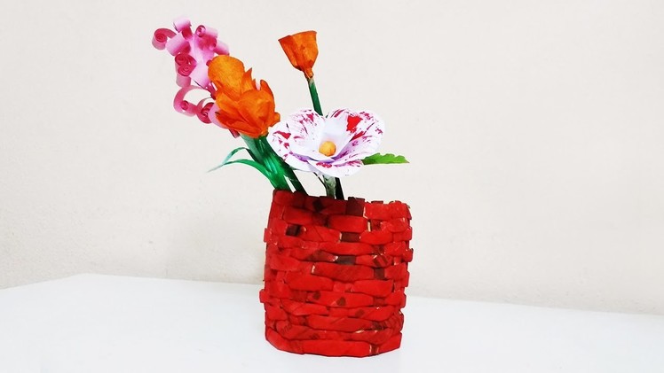 Easy to make flower vase with newspaper