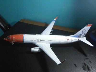 Norwegian Airlines B737-800 "Victor Borge" Papercraft