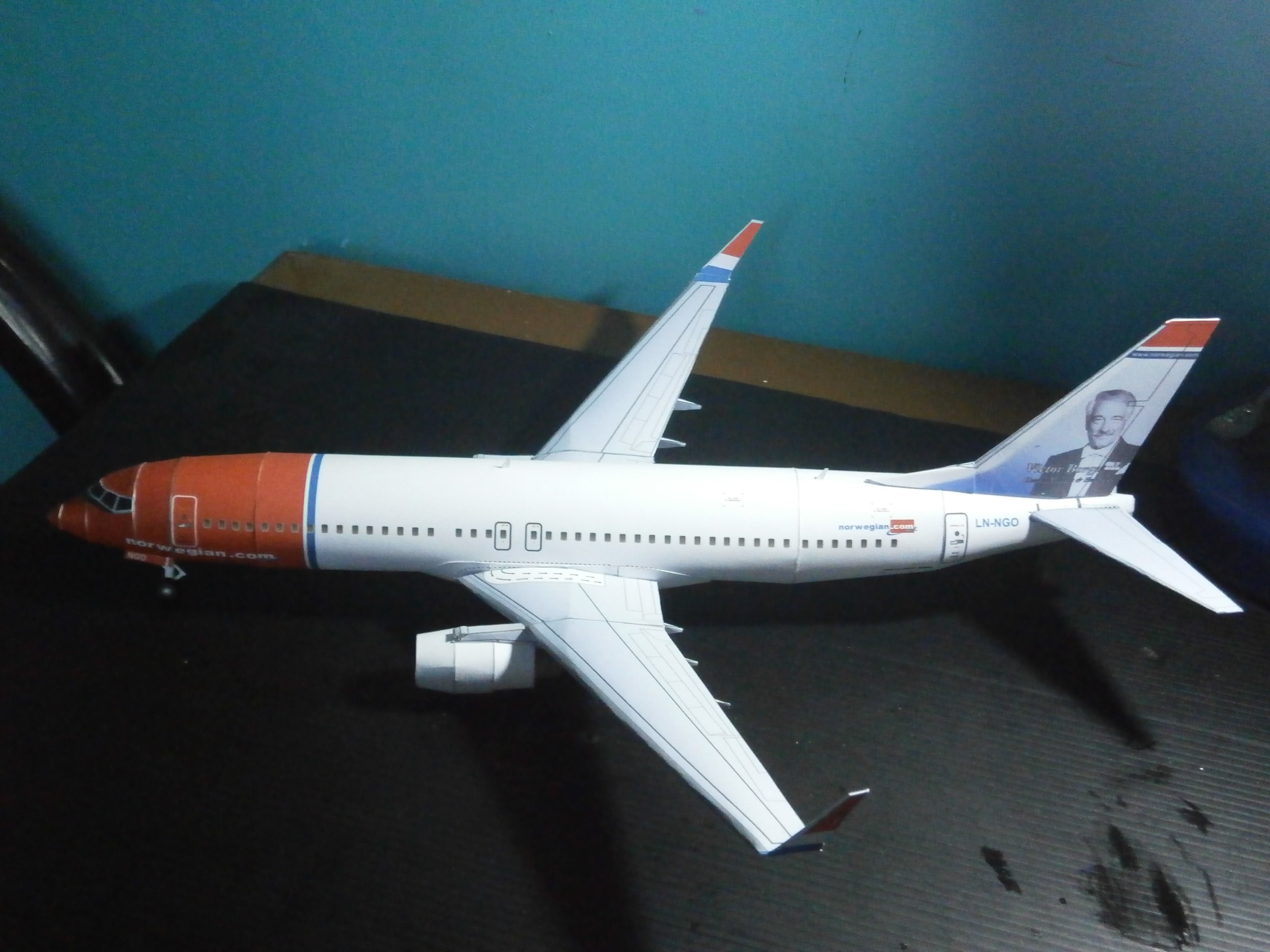 Norwegian Airlines B737800 Victor Papercraft