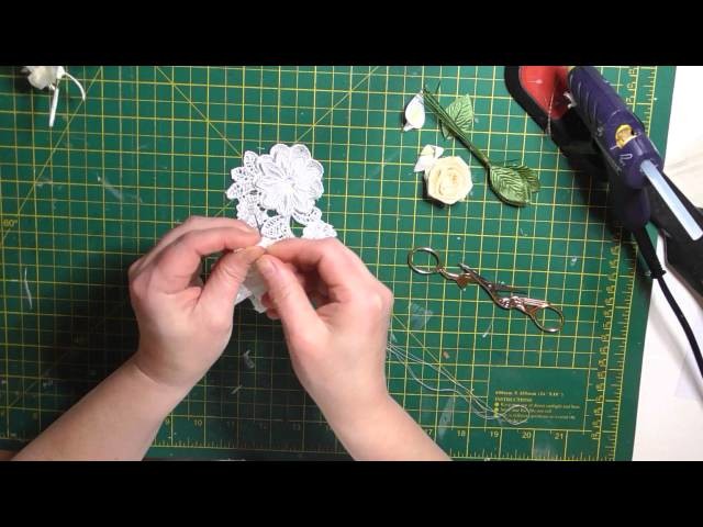 Pretty Scrimpy shabby lace flower tutorial