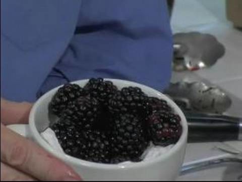 How to Make Cornish Game Hen with Blackberry Sauce : How to Add Berries to Make a Blackberry Sauce