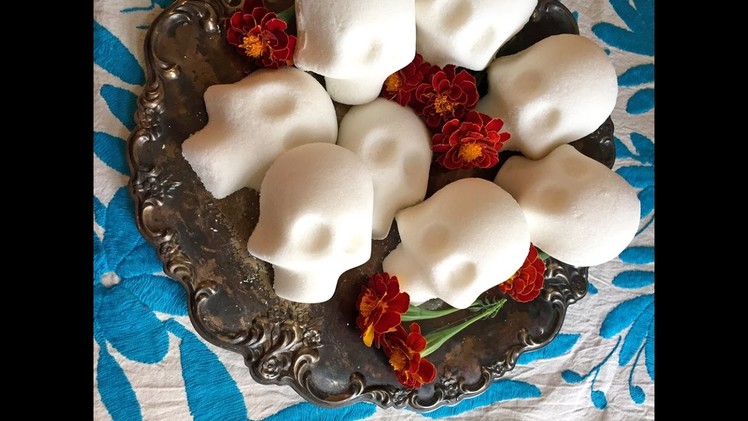 How to Make Sugar Skulls for Day of the Dead (Como hacer Calaveras de Azúcar)