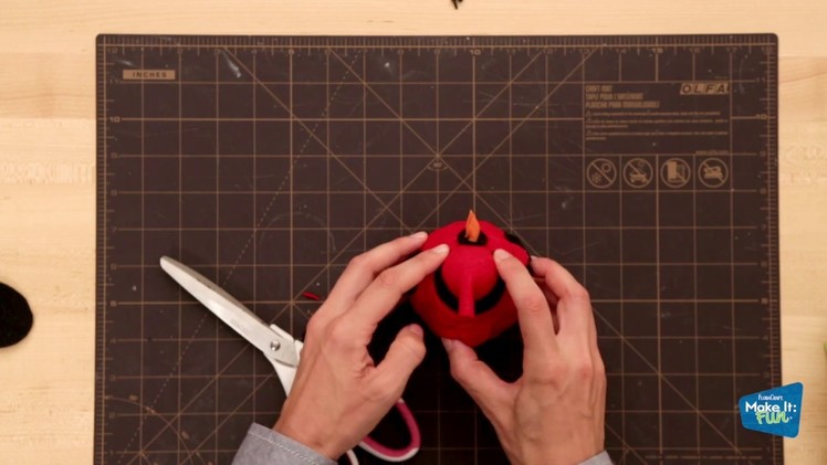 Create this Easy DIY Felt Bird for the Holidays!
