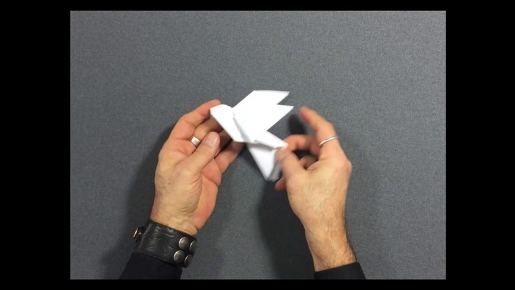 Making an origami dove. Faire une colombe origami  2016