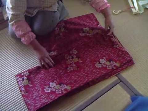 How to look after your kimono-how to fold it!! 着物のたたみ方