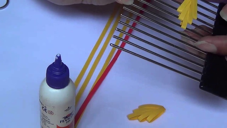 How to make paper quilling comb using flower art