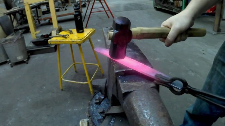 Blacksmithing - 5 Minutes of Knife Forging
