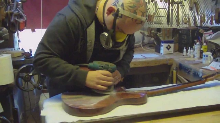 Video 14 - How to build a guitar | rubbing down the lacquer and final polishing of the guitar