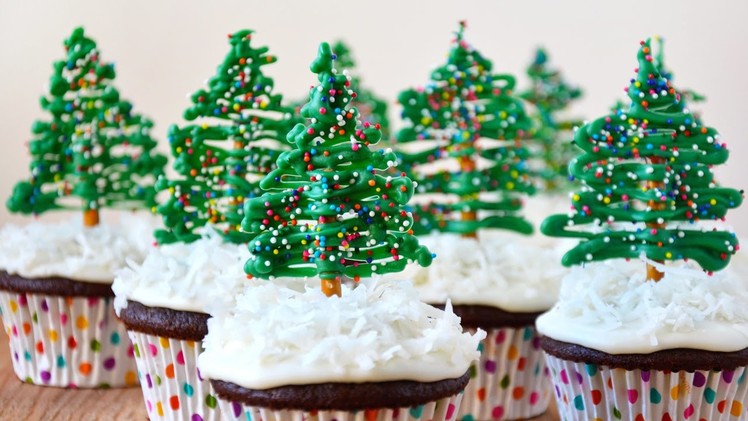 Easy Christmas Tree Cupcake Toppers