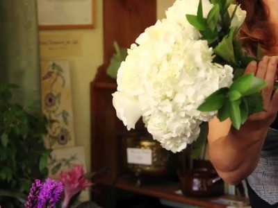 Wedding Flower Ideas : How to Make a Bridal Bouquet With Fresh Flowers