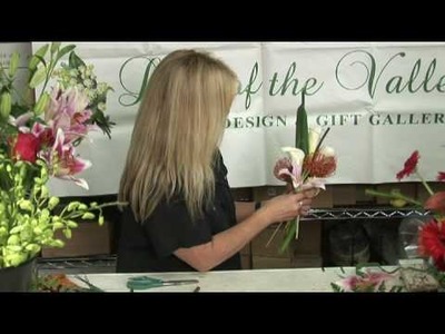 Wedding Flowers & Floral Arrangements : Make a Bridal Bouquet Out of Seashells