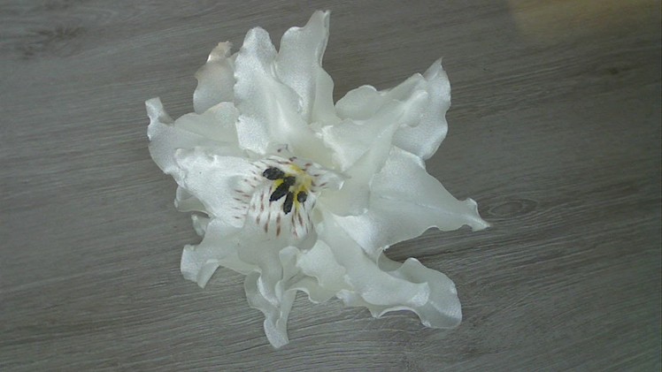 DIY *Fabric lily kanzashi*