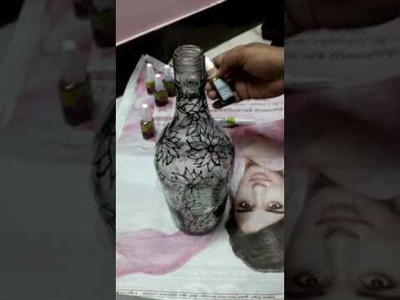How to paint on a glass bottle DIY