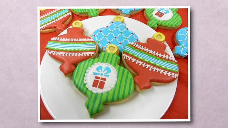 How to Decorate a Fancy Ornament Cookie