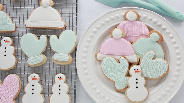 How to Decorate Cable Knit Mitten Cookies with Royal Icing