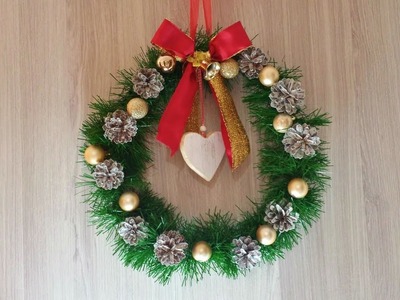 How To Make A Christmas Wreath Tutorial.