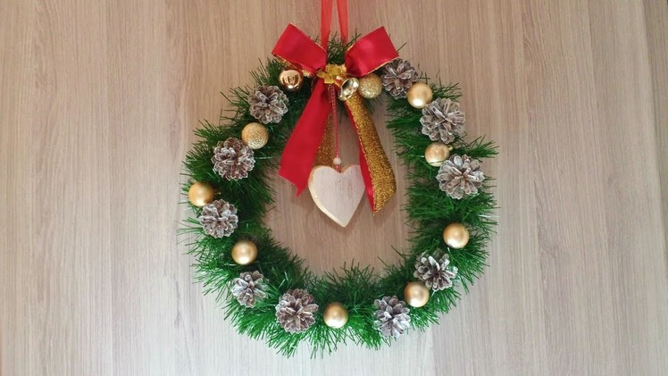 How To Make A Christmas Wreath Tutorial.