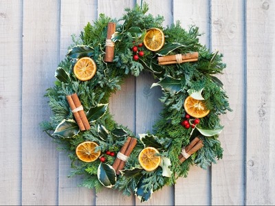 How to make a Traditional Christmas Wreath