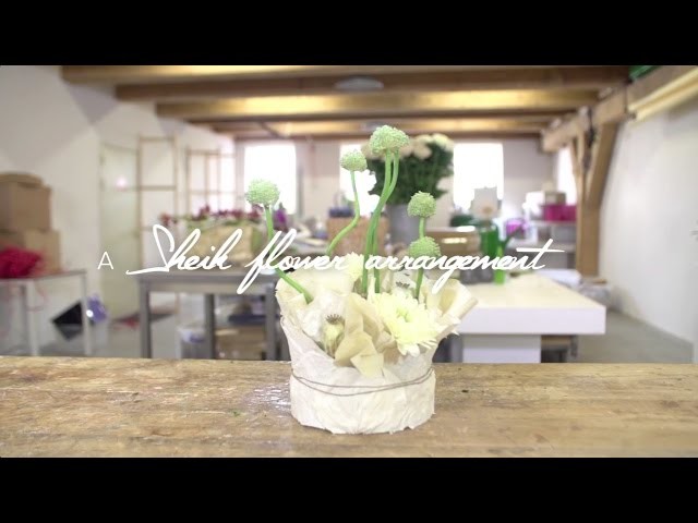 A Sheik flower arrangement by Nelleke Bontje | Flower Factor How to Make | Powered by Deliflor