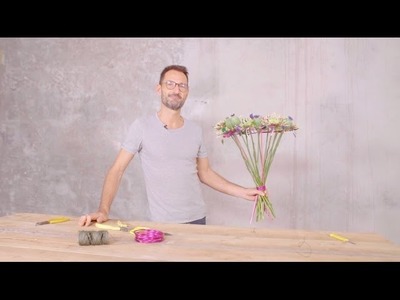 Sparkling Chrysanthemum Bouquet by Alex Segura | Flower Factor How to Make | Powered by Deliflor