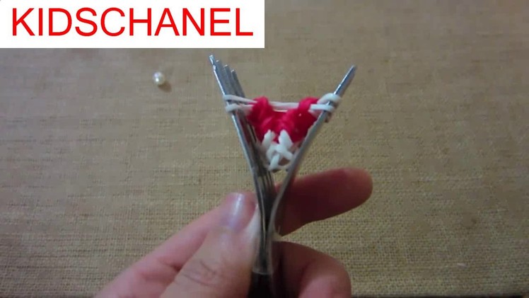 Kidschanel- 3D Santa Hat Charm Without Loom (Rainbow Loom)