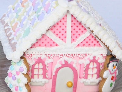 Gingerbread House - Step-by-step tutorial how to decorate with icing