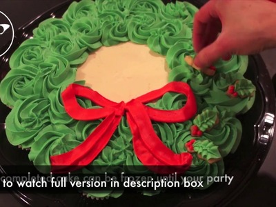 Christmas Cupcake Wreath with cookie decorations
