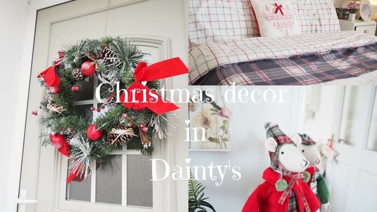 Christmas decor in Dainty's, a Christmas house tour