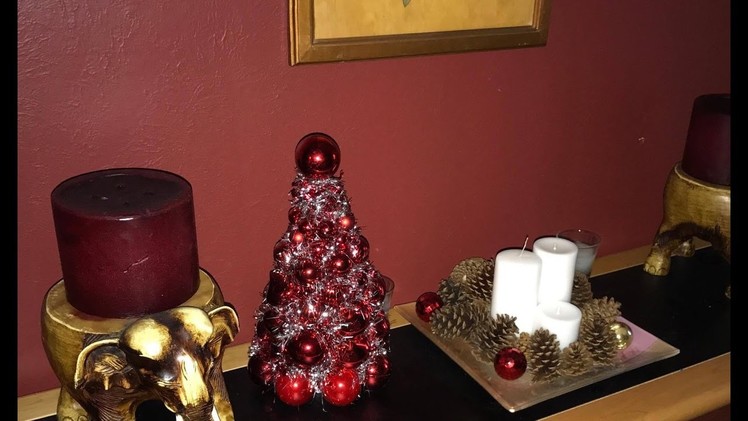 DIY Christmas tree ornament.Pino de Navidad con esferas