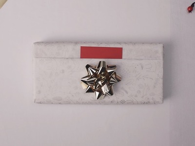 M&S Christmas: Card-Pocket Wrapping