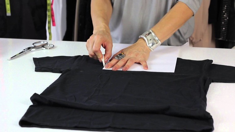 How to Give a T-Shirt a Square Neck : Style Savvy