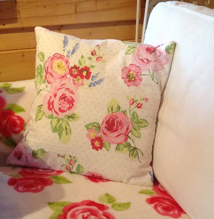 Make a cushion cover in 30 minutes part 3 finishing off