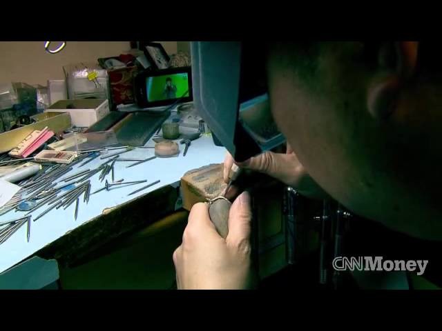 Engagement ring: watch how it's made