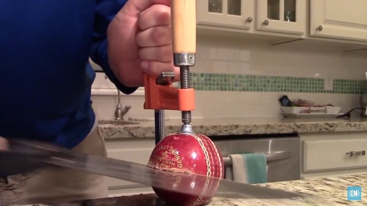 What's inside a Cricket Ball?