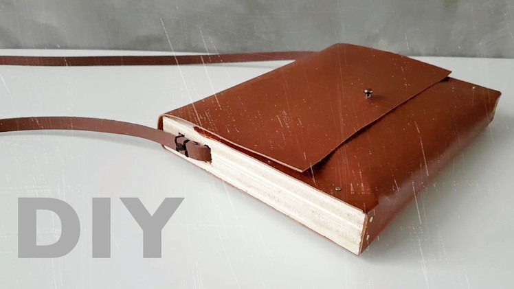 DIY Leather Handbag with Wooden Sides  Minimalist Chic !