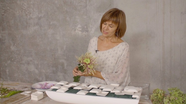 A Soft Square design by Bea Beroy | Flower Factor How to Make | Powered by Deliflor
