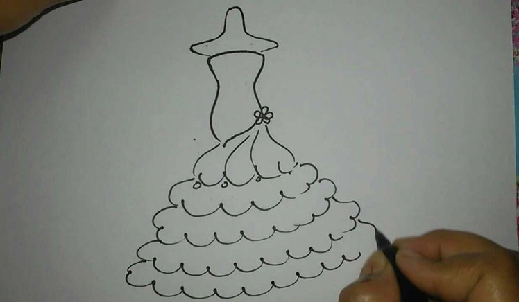 Cómo dibujar un vestido de novia