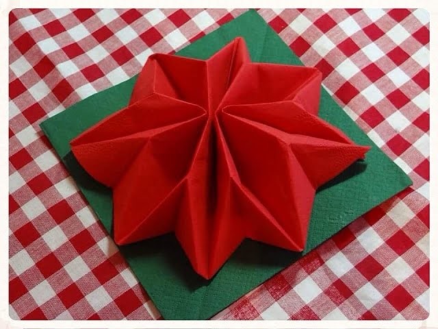 Napkin folding Christmas star DIY (Kako napraviti zvezdu od salvete za Bozicnu trpezu)