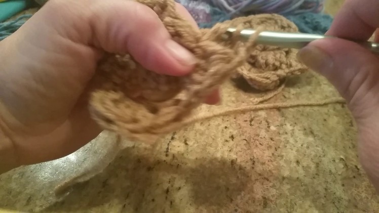 Crochet a puff grannie square