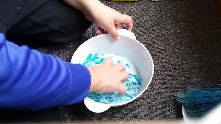 How to make slime with glue, food coloring, and detergent