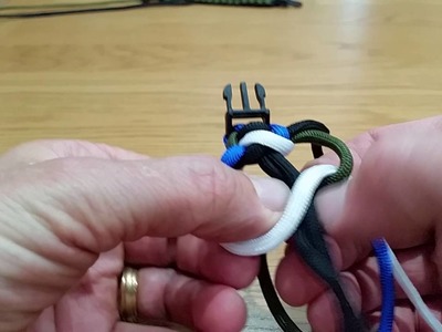 How to make a 4 colour paracord bracelet "Diagon Alley"