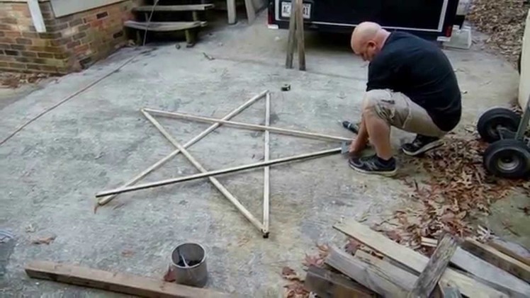 How-to Make An Outdoor Star From Old Recycled Fence Board.