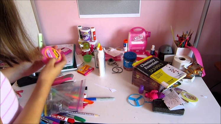 How to Organize a Messy Desk Method One of Two